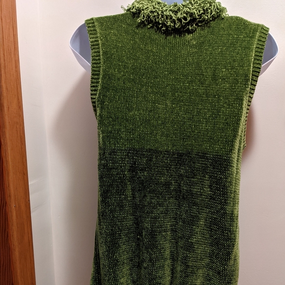 Lisa international small green zip up velour vest - Picture 6 of 7